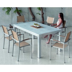 Gedekte eettafel en 6 fauteuils Camellia natuurlijk aluminium met textiele strostoffen
